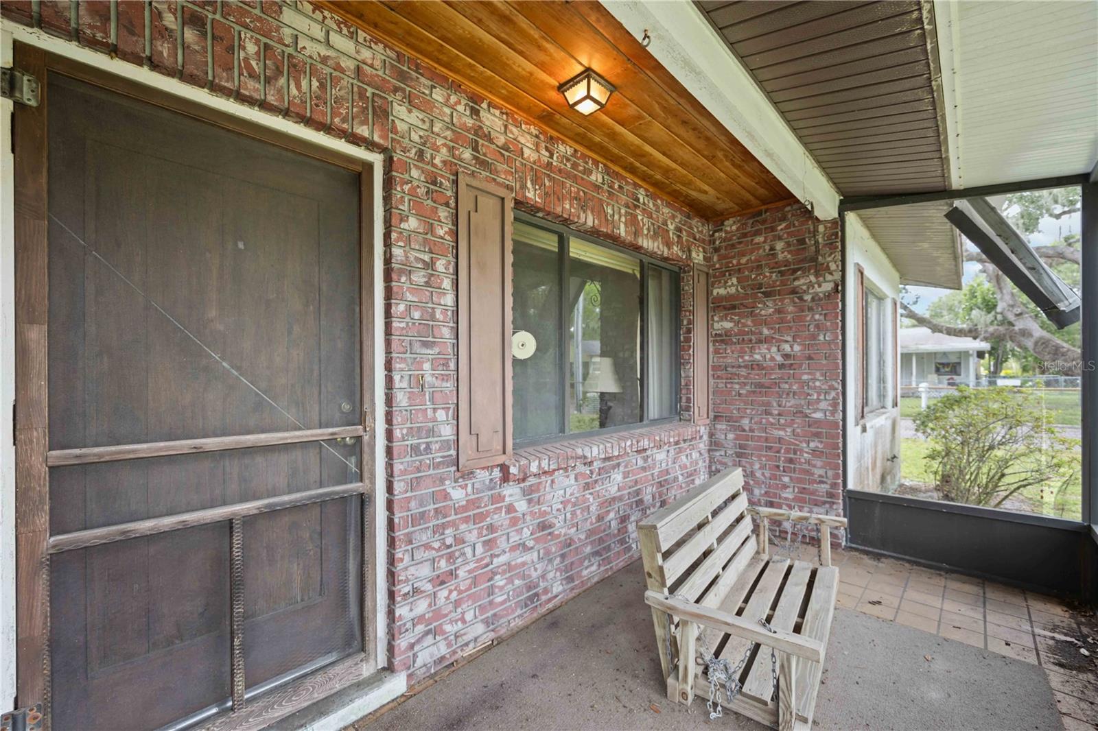 Image 5 of 38 For 1717 8th Street W