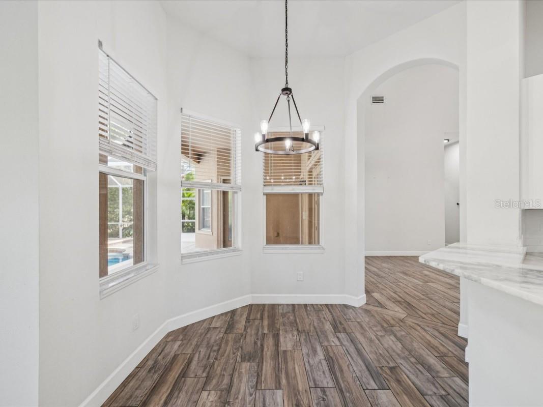 Listing photo id 8 for 20115 Shady Hill Lane