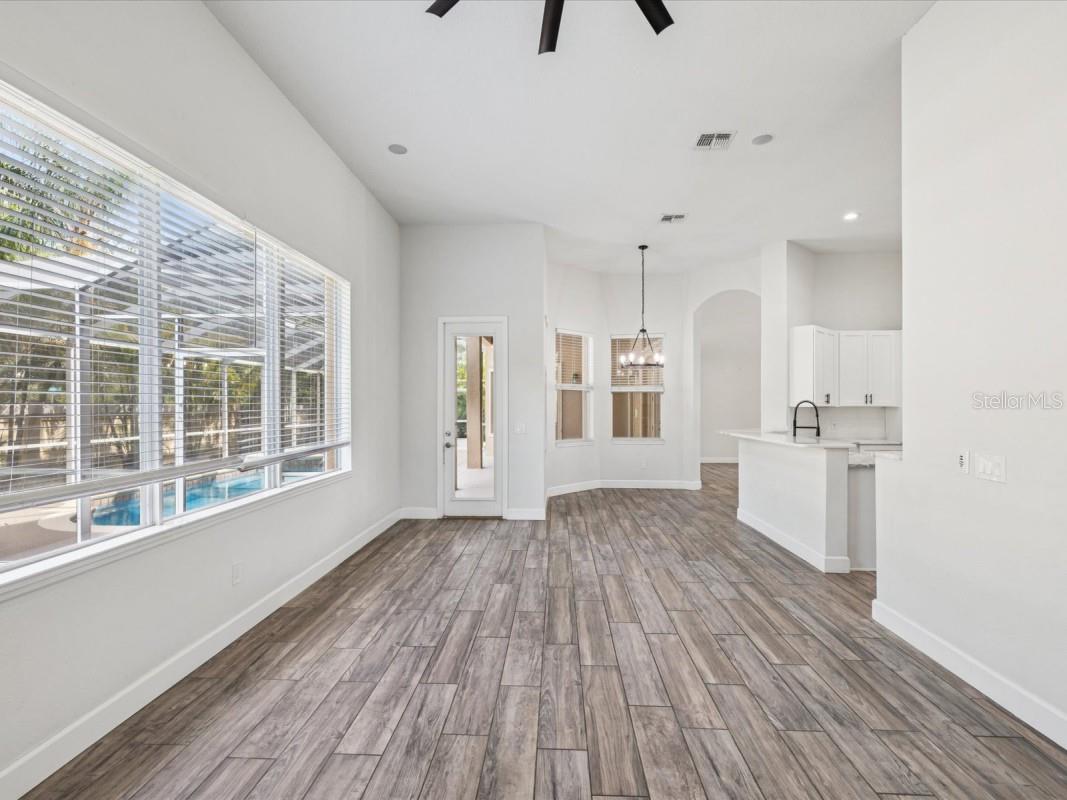 Listing photo id 9 for 20115 Shady Hill Lane