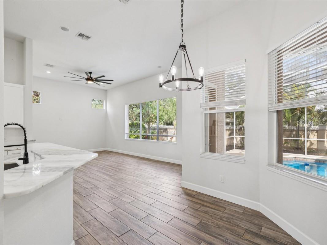 Listing photo id 11 for 20115 Shady Hill Lane