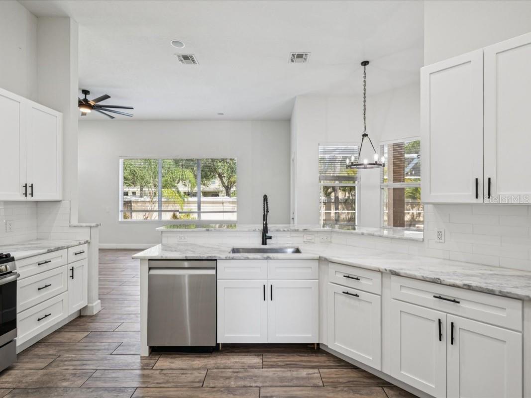 Listing photo id 13 for 20115 Shady Hill Lane