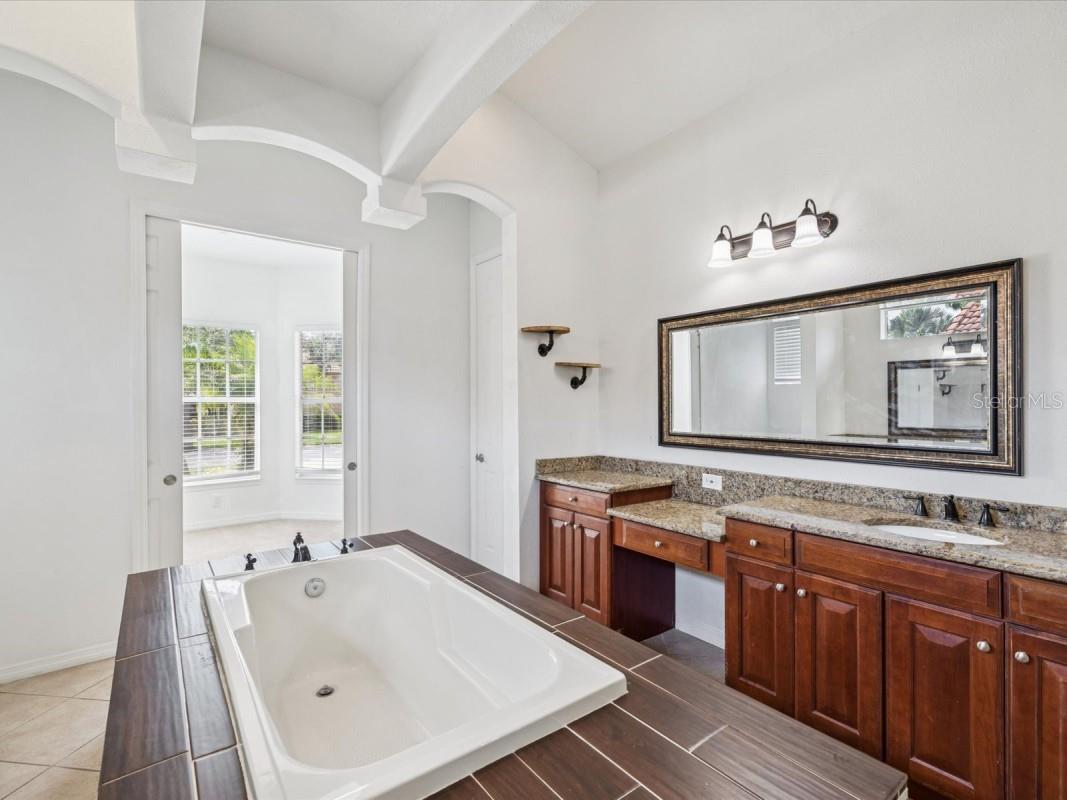 Listing photo id 22 for 20115 Shady Hill Lane