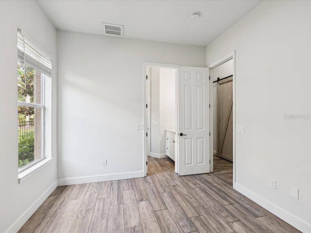 Listing photo id 25 for 20115 Shady Hill Lane