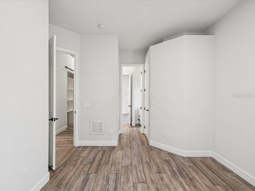 Listing photo id 27 for 20115 Shady Hill Lane