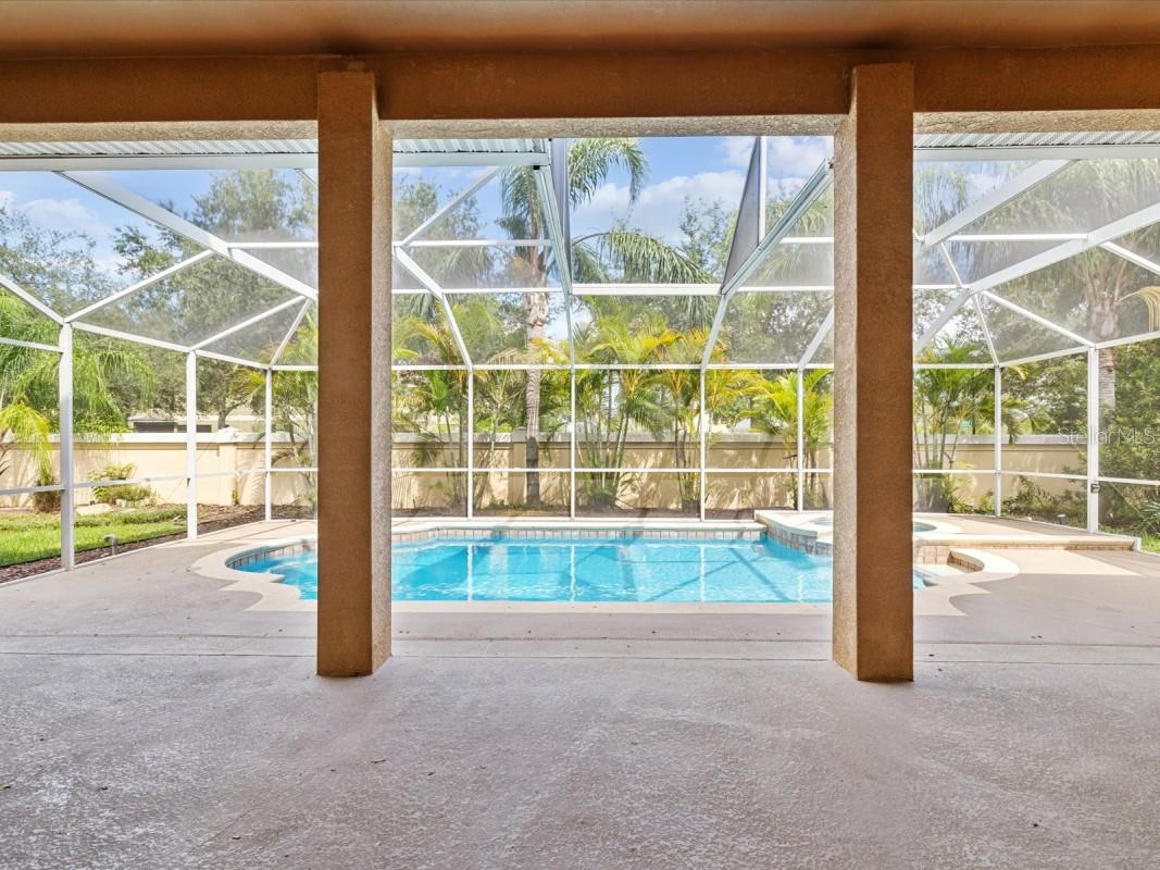 Listing photo id 40 for 20115 Shady Hill Lane