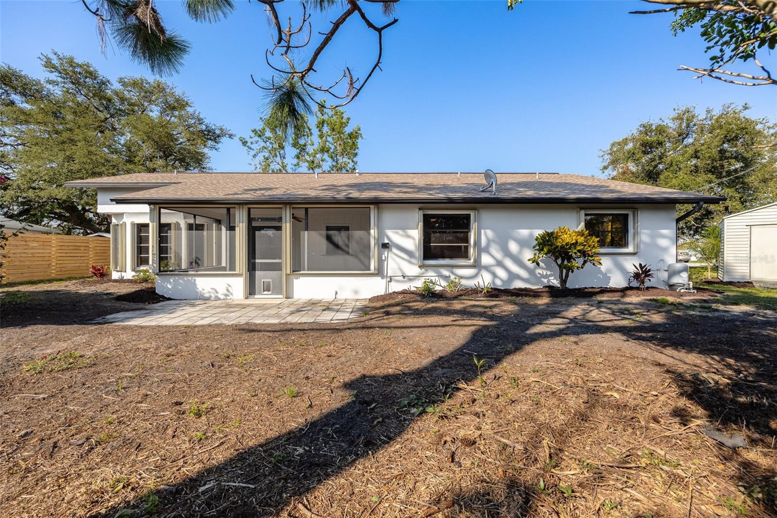 Image 31 of 43 For 1951 Greenlawn Drive