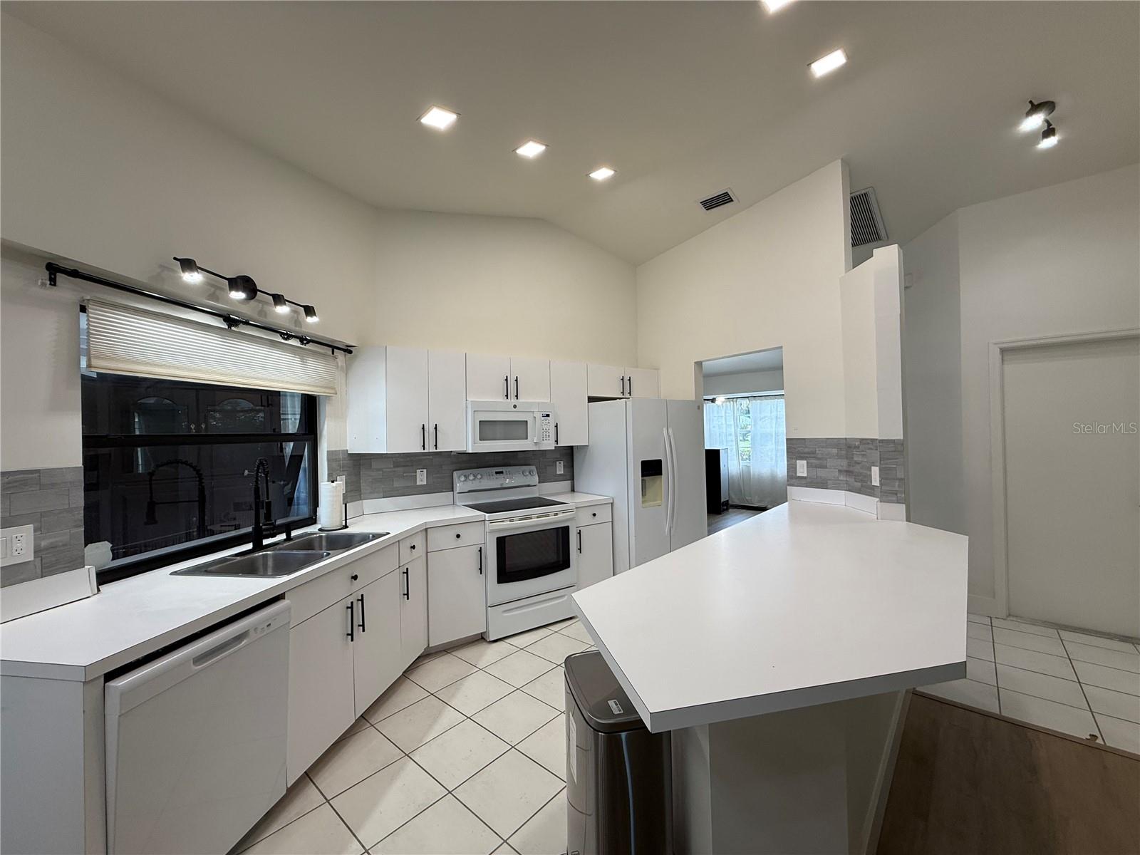 Image 4 of 29 For 1304 Alton Road