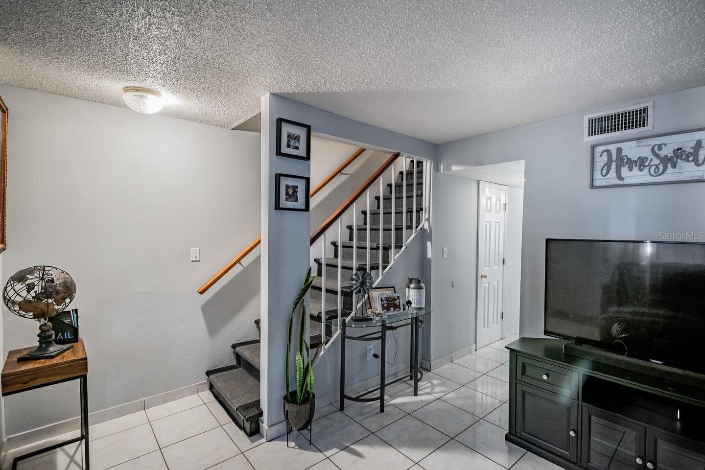 Image 13 of 31 For 210 Amherst Avenue 100