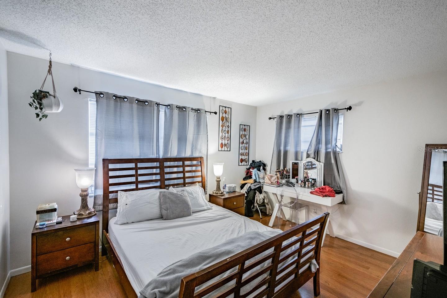 Image 26 of 31 For 210 Amherst Avenue 100