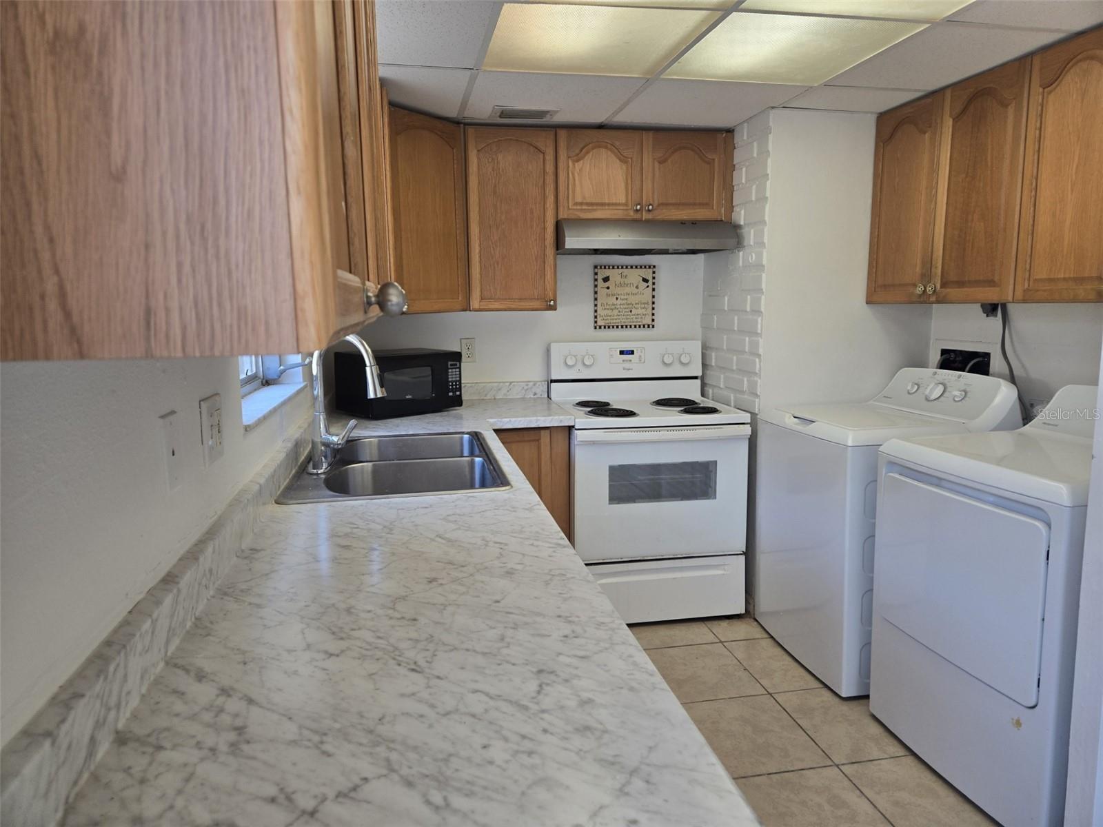Image 5 of 31 For 210 Amherst Avenue 100