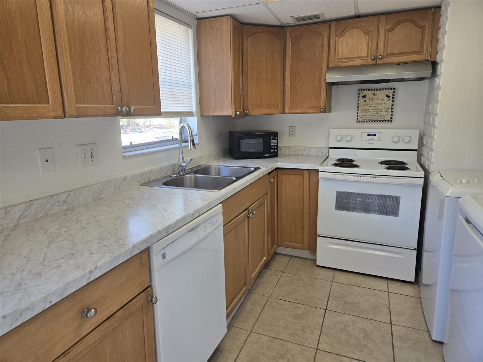 Image 6 of 31 For 210 Amherst Avenue 100