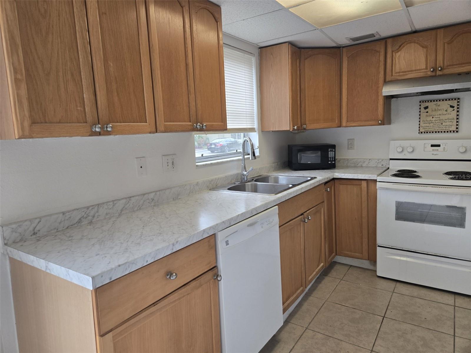 Image 7 of 31 For 210 Amherst Avenue 100