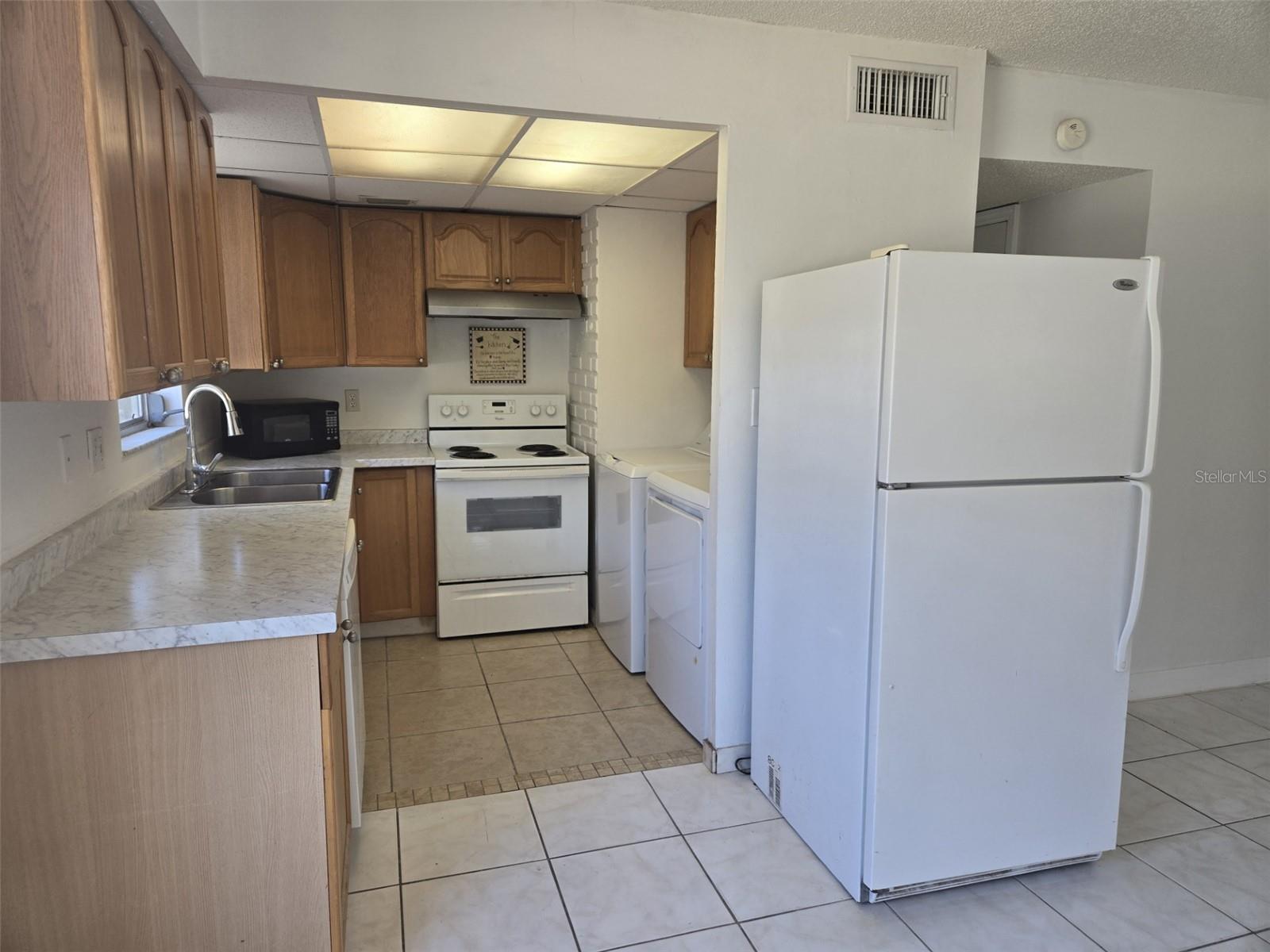 Image 8 of 31 For 210 Amherst Avenue 100