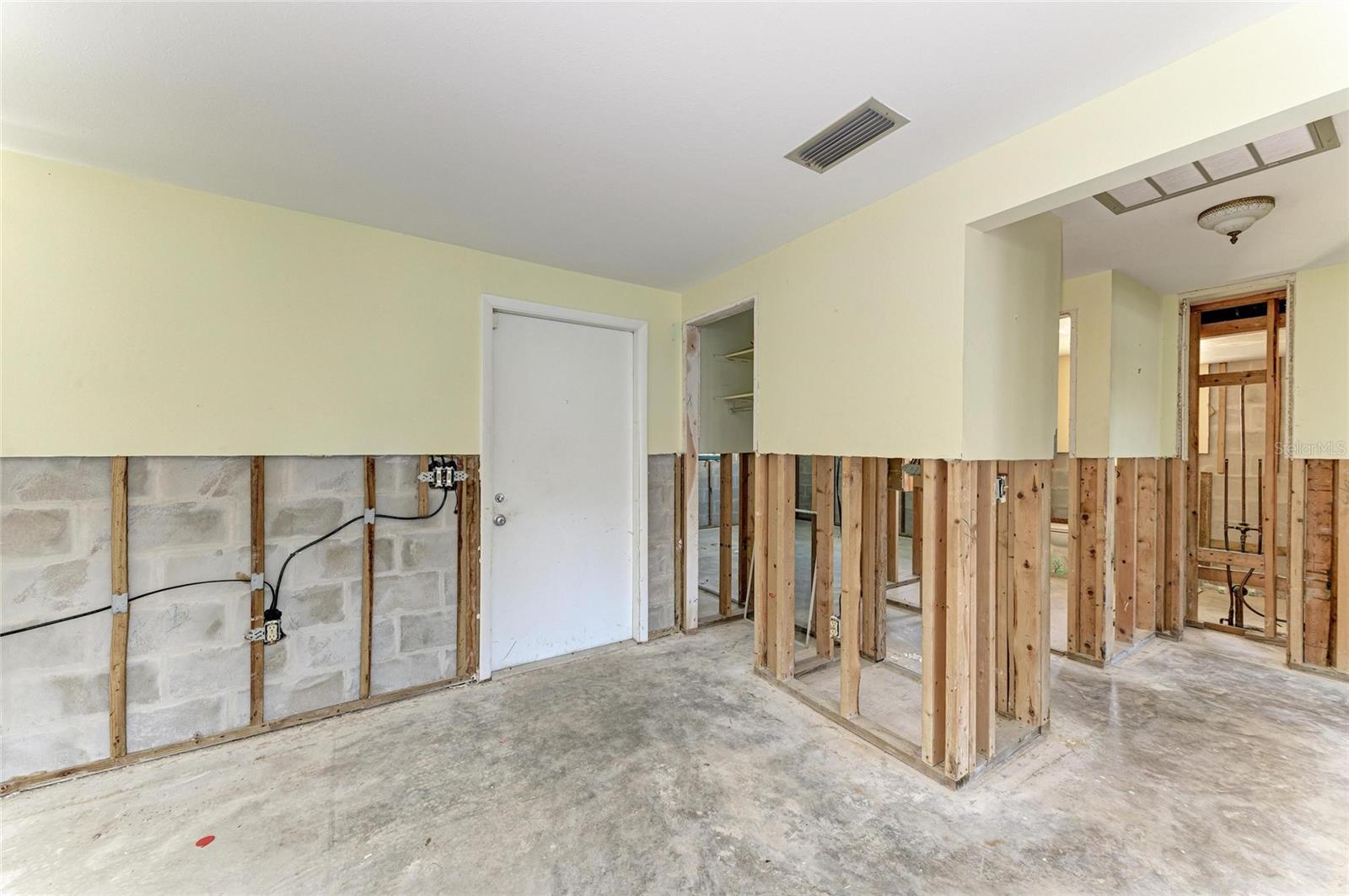 Image 10 of 57 For 517 68th Street
