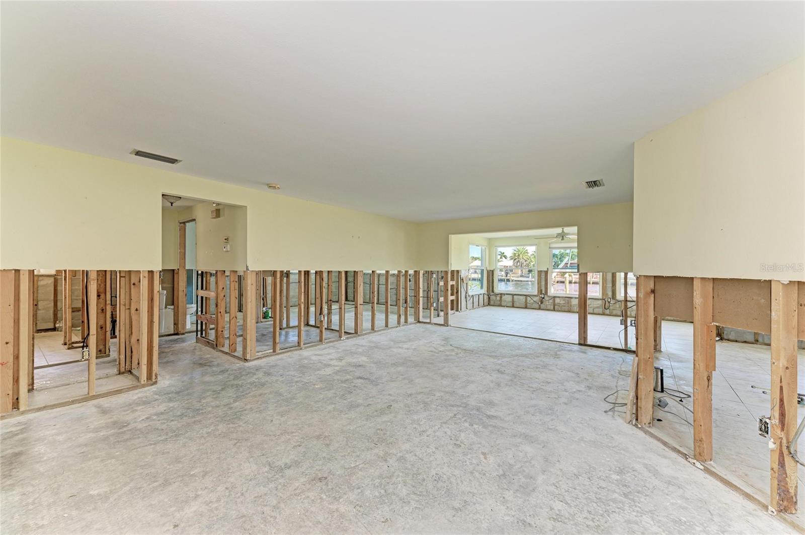 Image 12 of 57 For 517 68th Street
