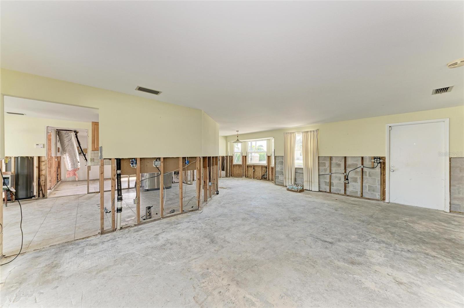 Image 14 of 57 For 517 68th Street