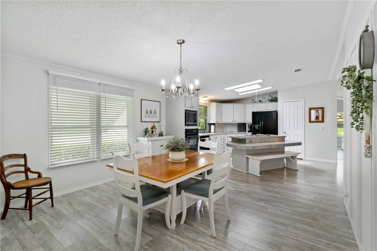 Image 18 of 47 For 8534 Countess Avenue Circle