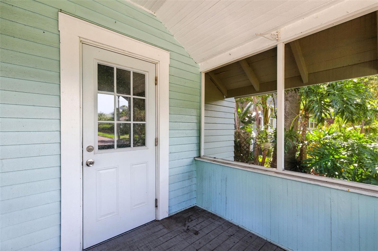 Image 11 of 42 For 1040 19th Avenue N