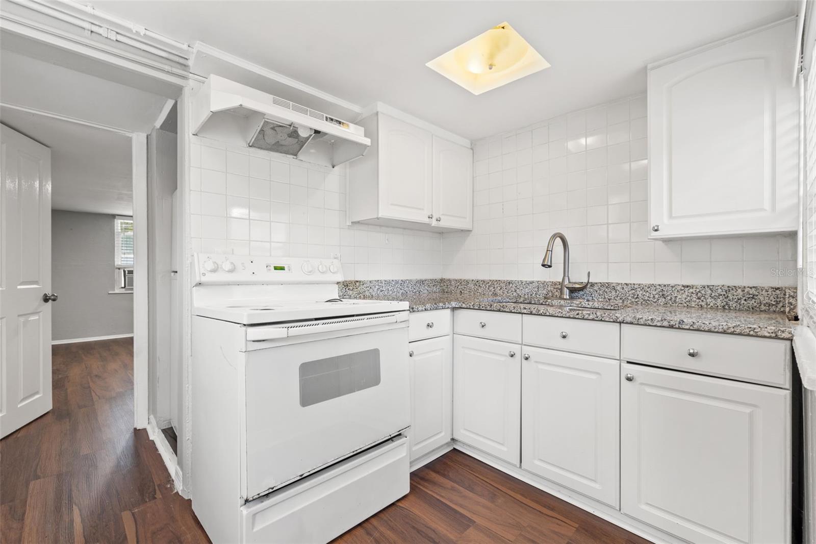Image 13 of 42 For 1040 19th Avenue N