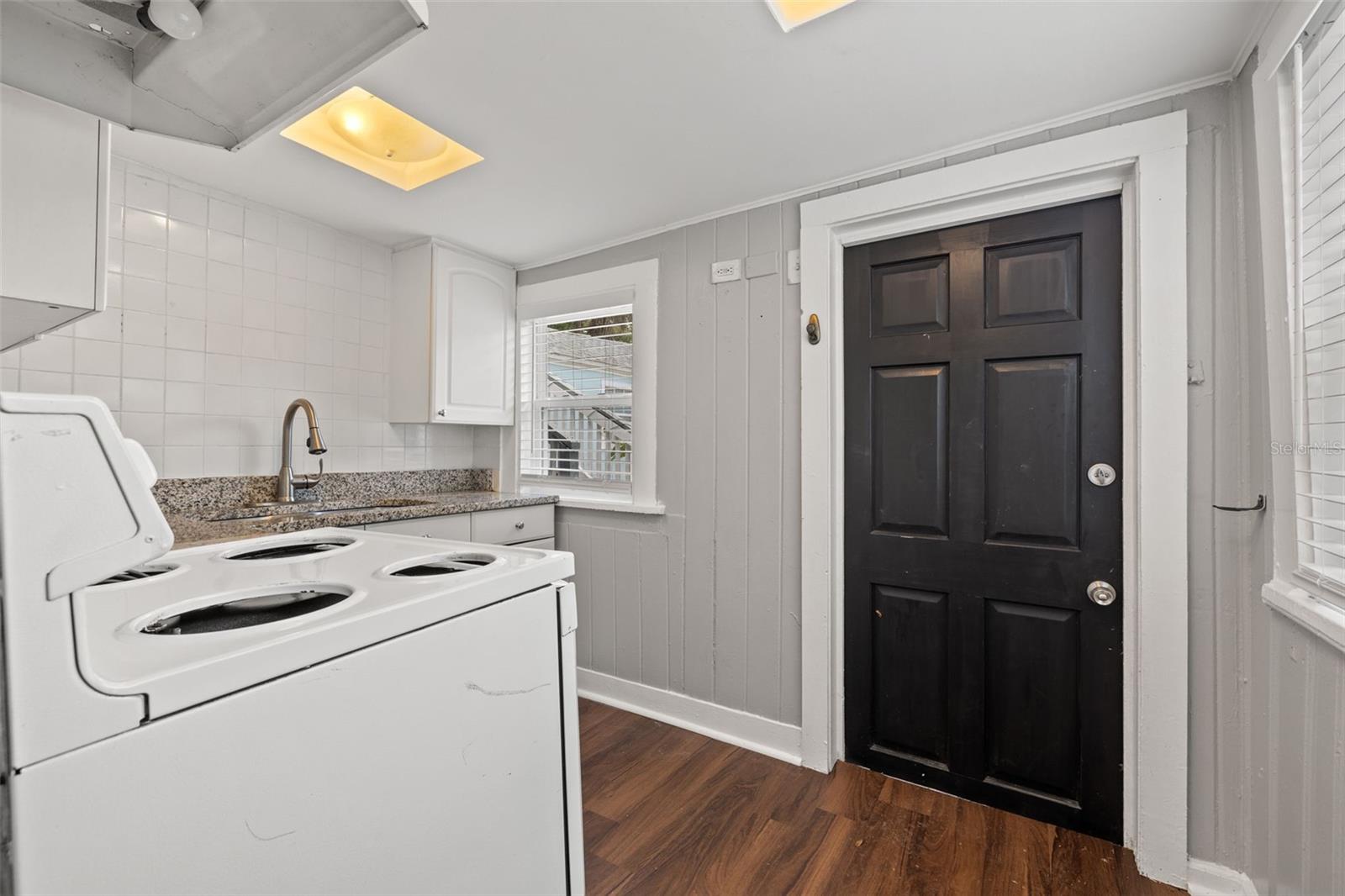 Image 15 of 42 For 1040 19th Avenue N