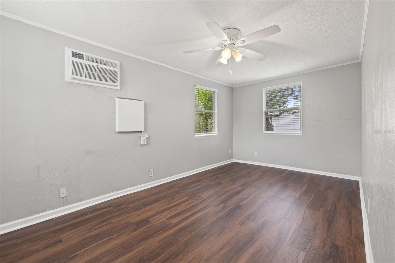 Image 16 of 42 For 1040 19th Avenue N