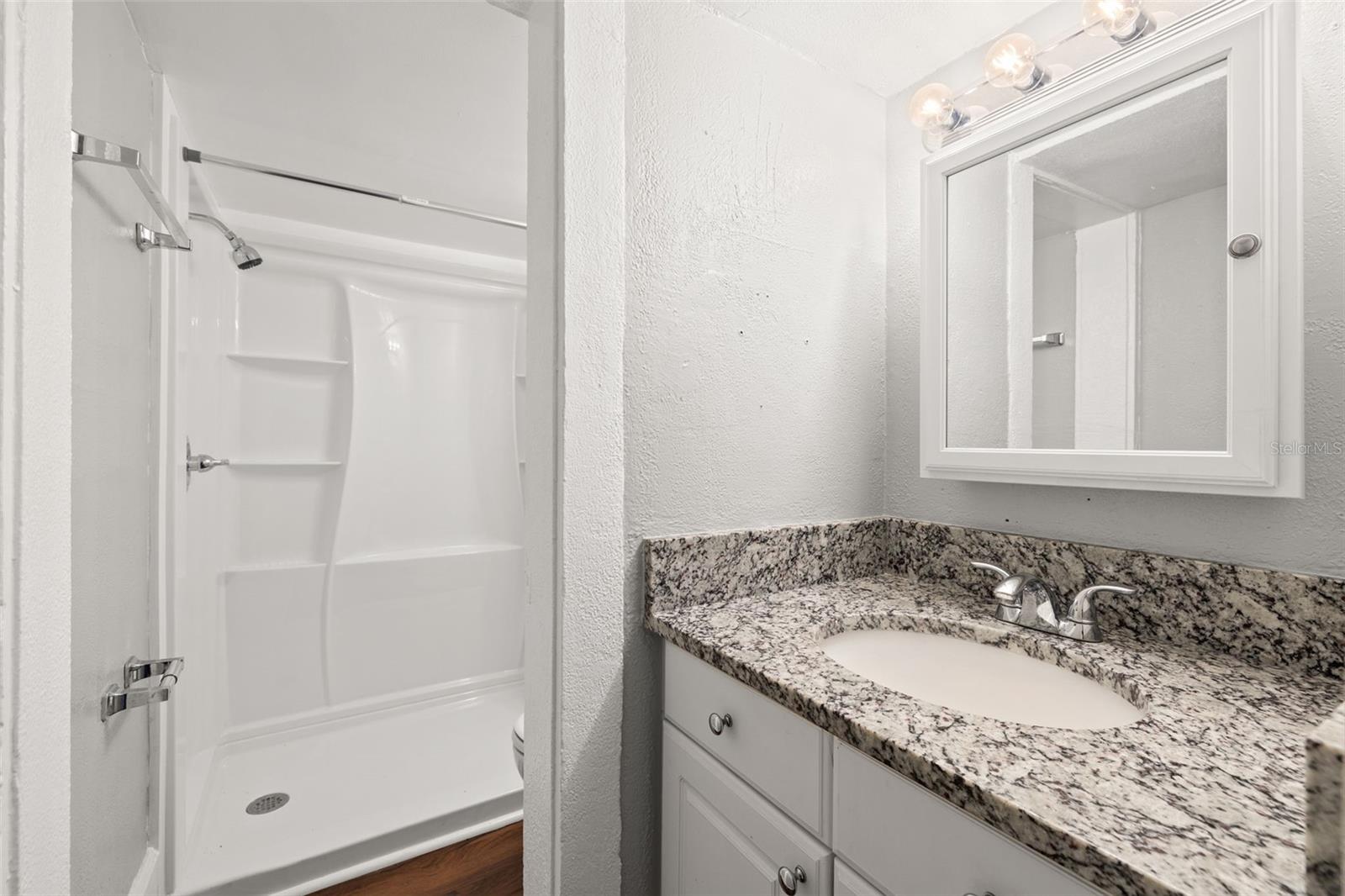 Image 18 of 42 For 1040 19th Avenue N