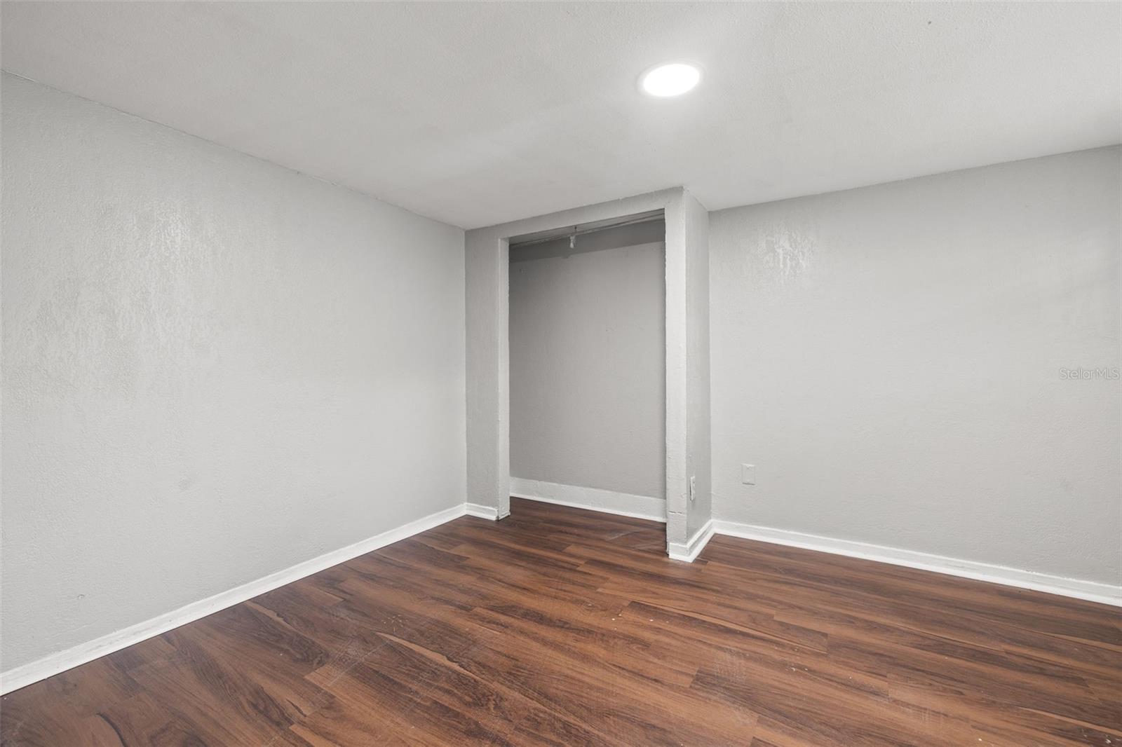 Image 22 of 42 For 1040 19th Avenue N