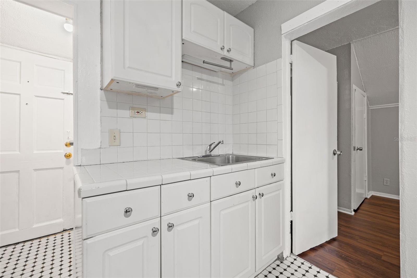 Image 26 of 42 For 1040 19th Avenue N