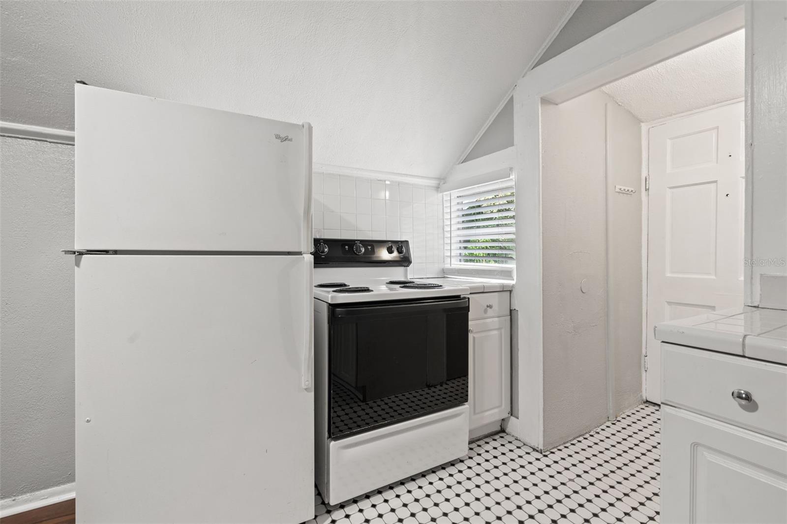 Image 27 of 42 For 1040 19th Avenue N