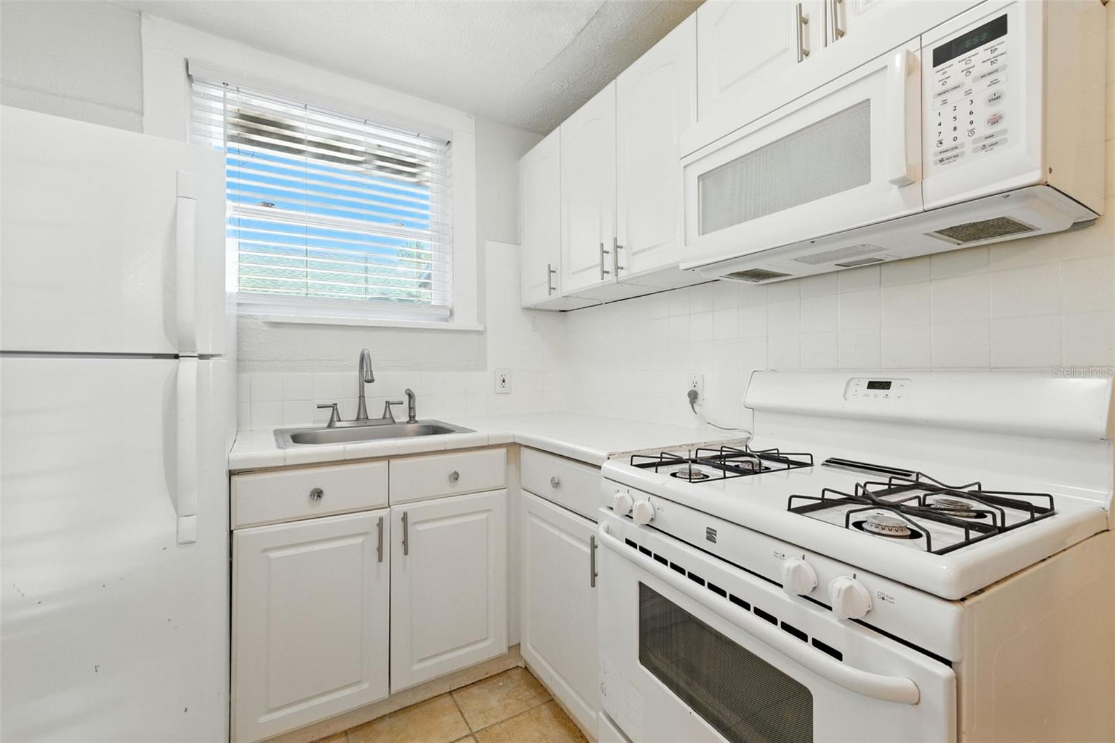 Image 4 of 42 For 1040 19th Avenue N