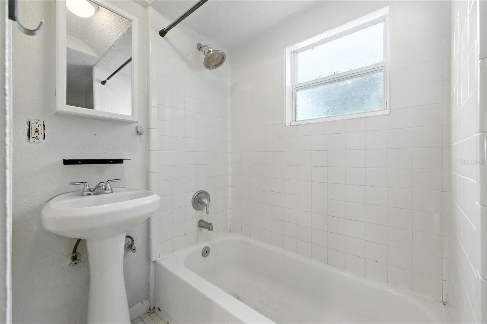 Image 9 of 42 For 1040 19th Avenue N