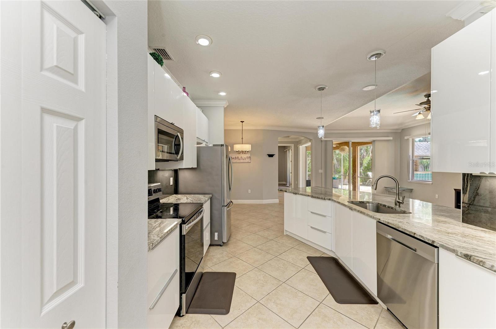 Image 17 of 74 For 2820 Alliance Avenue