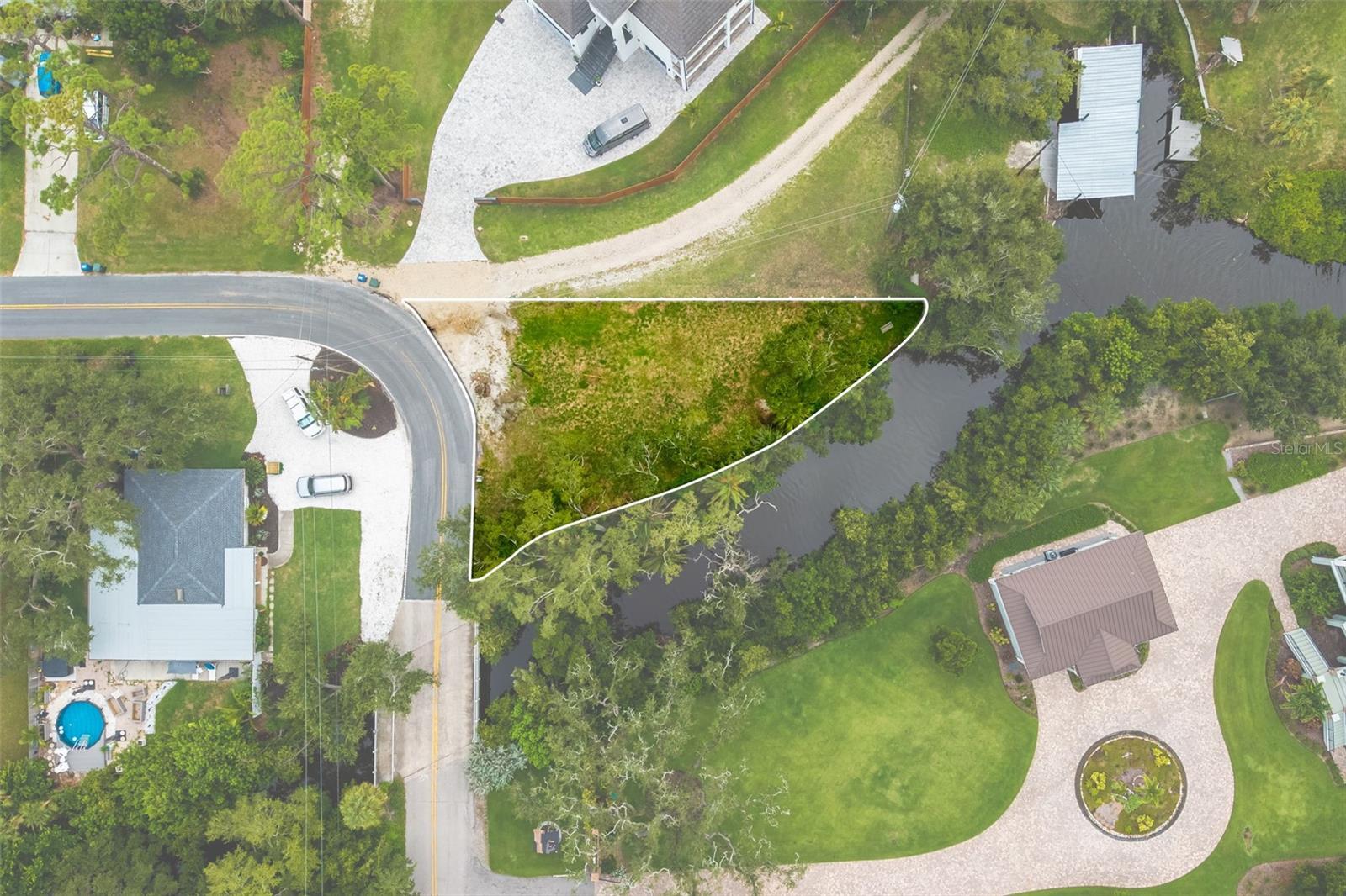 Image 2 of 20 For  Oak Street 