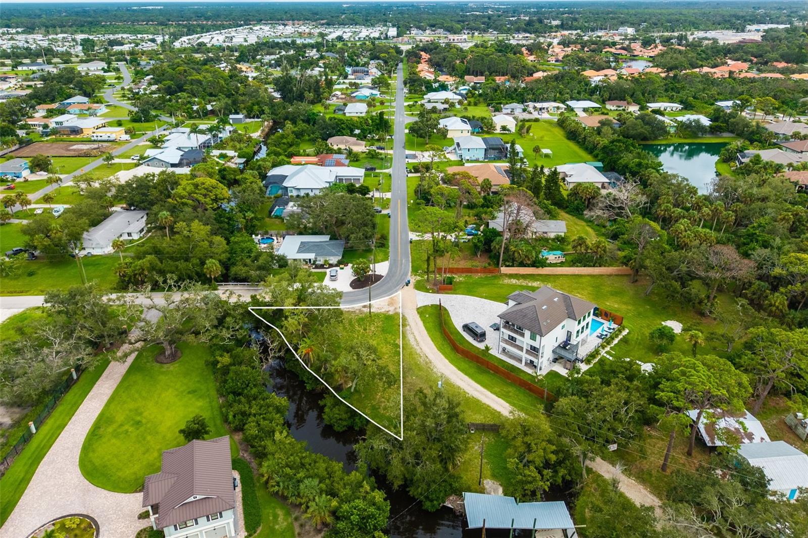 Image 3 of 20 For  Oak Street 