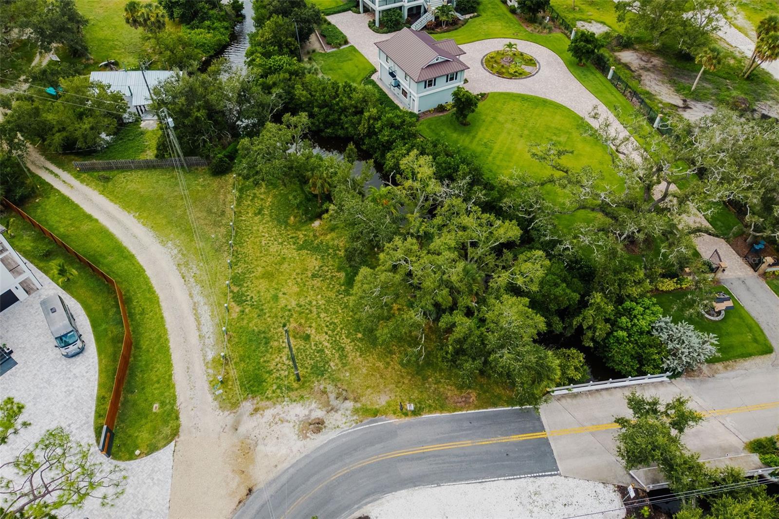 Image 4 of 20 For  Oak Street 