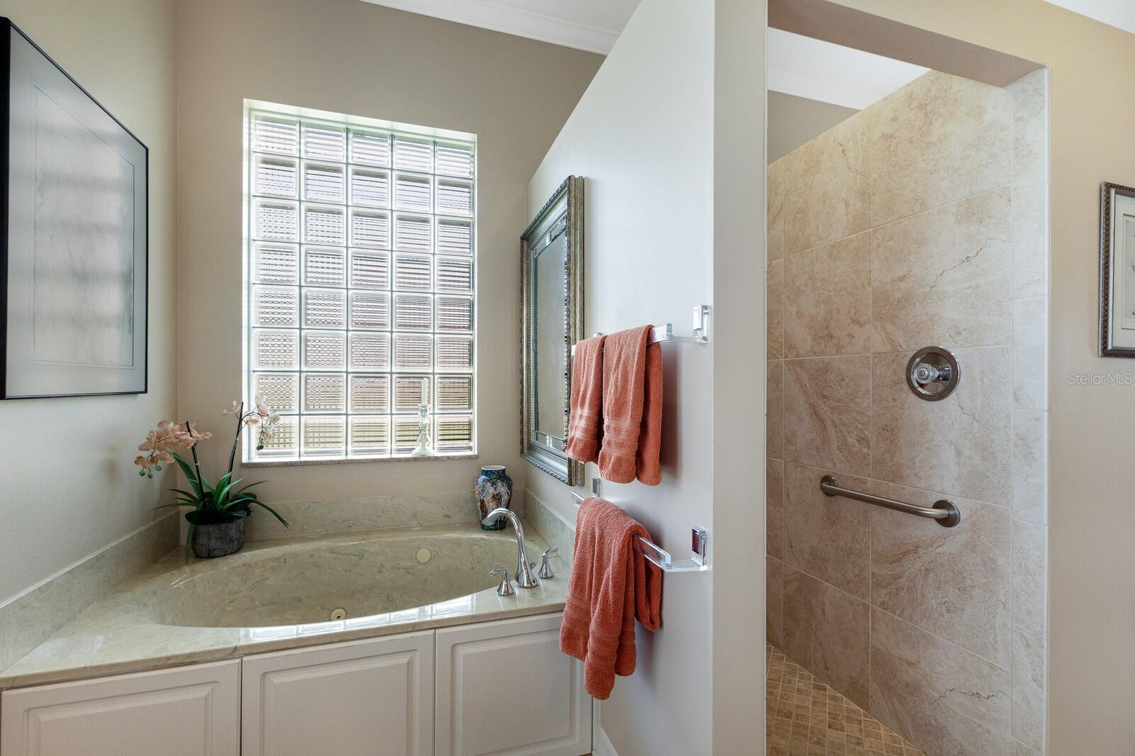 Image 17 of 48 For 2991 Wilderness Boulevard E