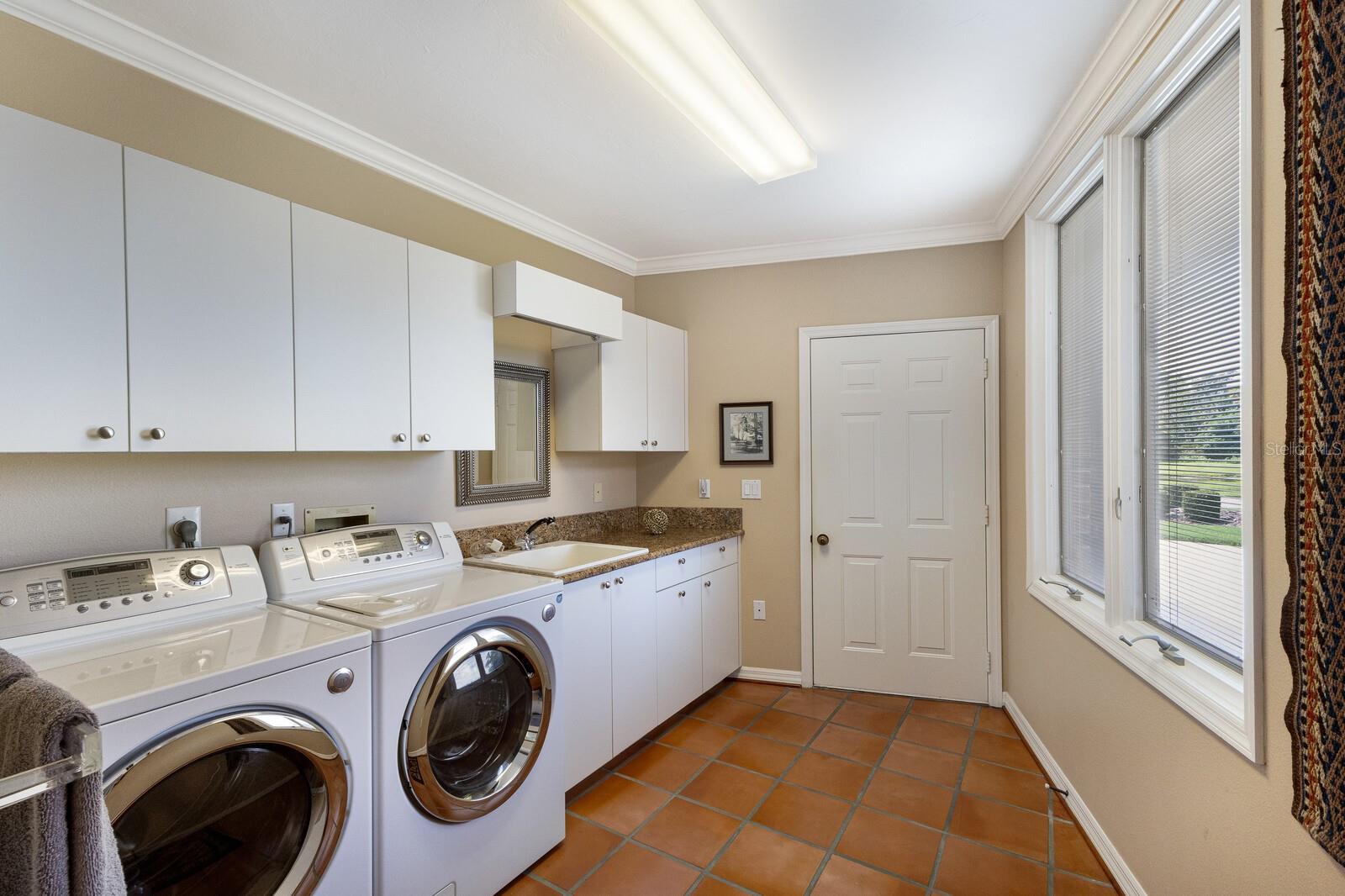 Image 24 of 48 For 2991 Wilderness Boulevard E
