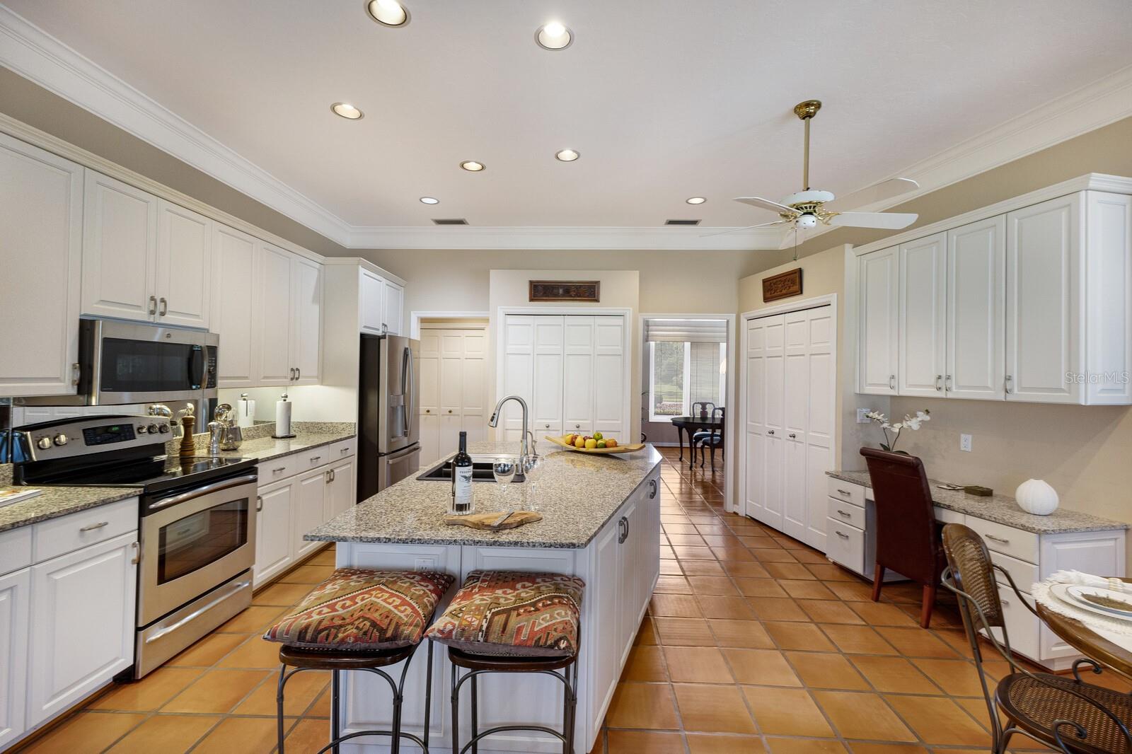 Image 4 of 48 For 2991 Wilderness Boulevard E