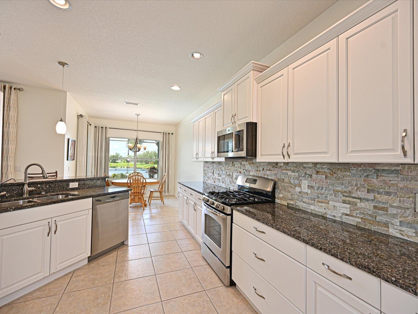 Image 12 of 51 For 11907 Forest Park Circle