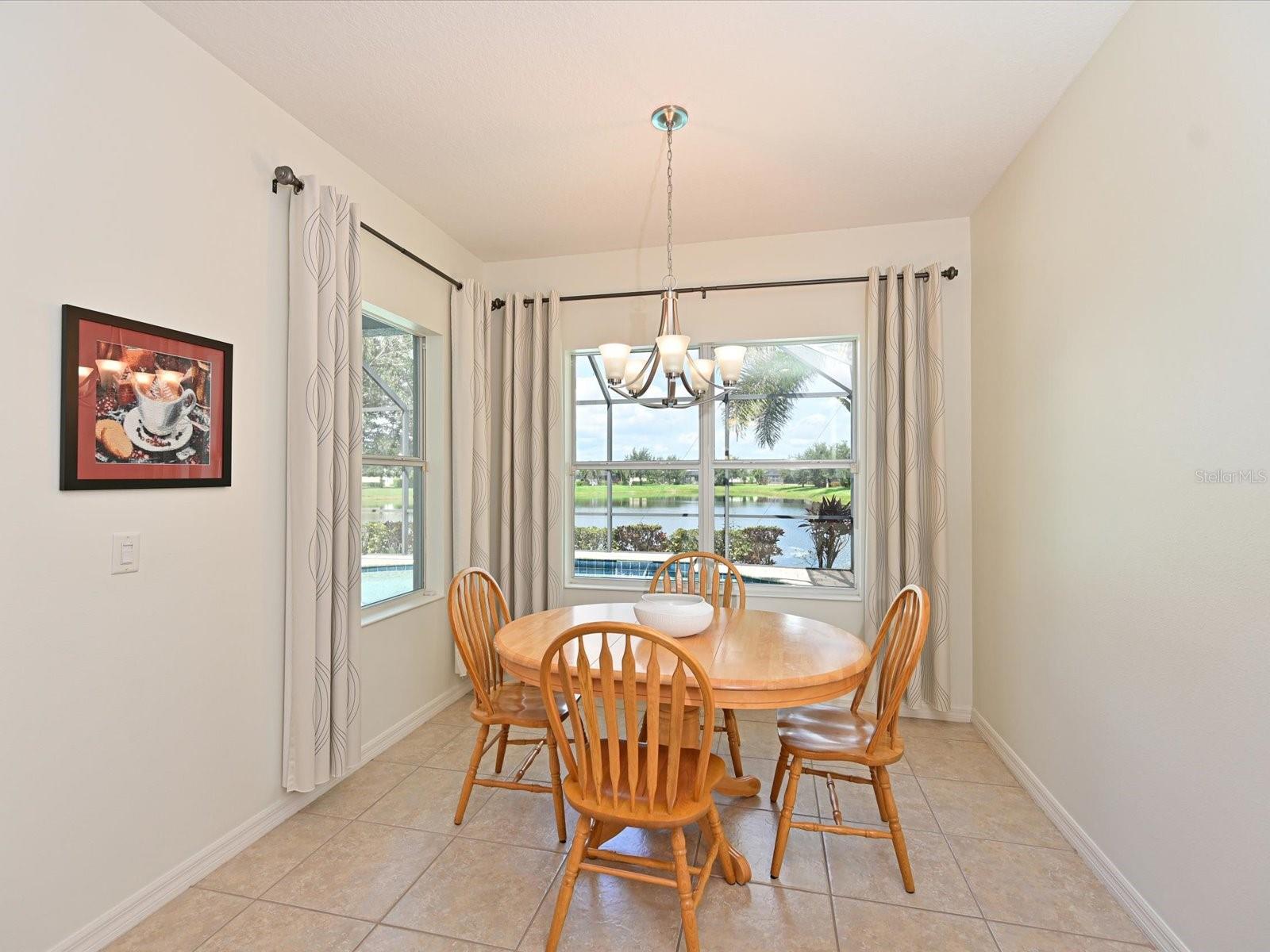 Image 15 of 51 For 11907 Forest Park Circle