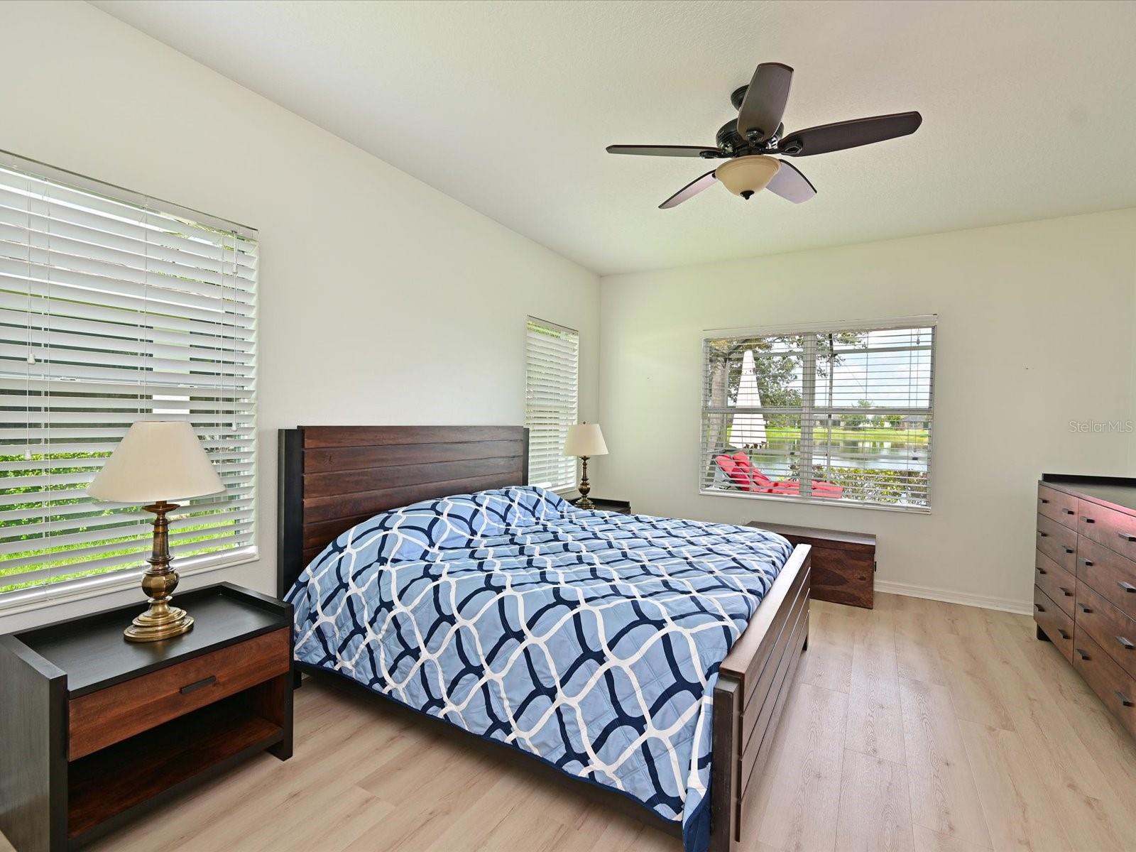 Image 17 of 51 For 11907 Forest Park Circle