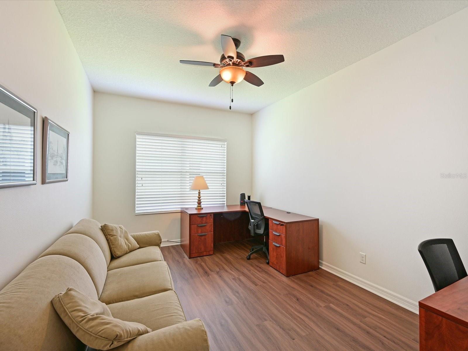 Image 21 of 51 For 11907 Forest Park Circle