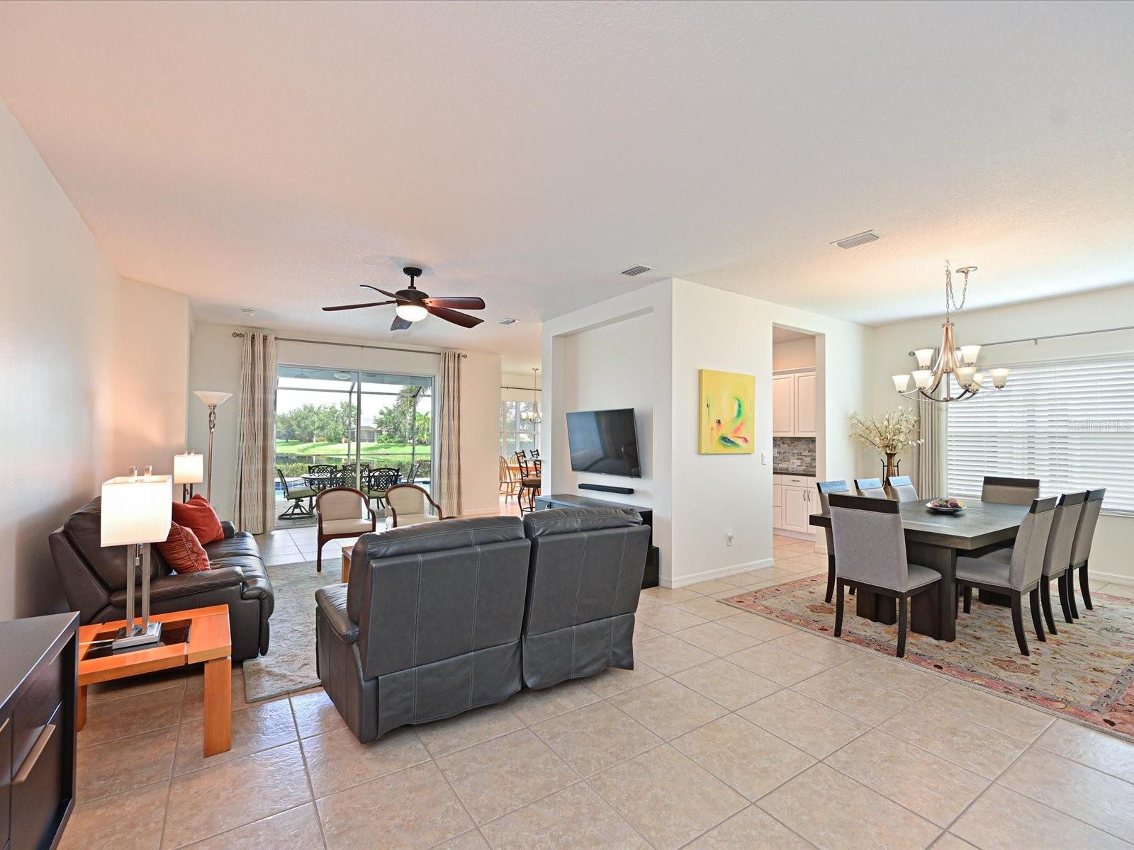 Image 5 of 51 For 11907 Forest Park Circle