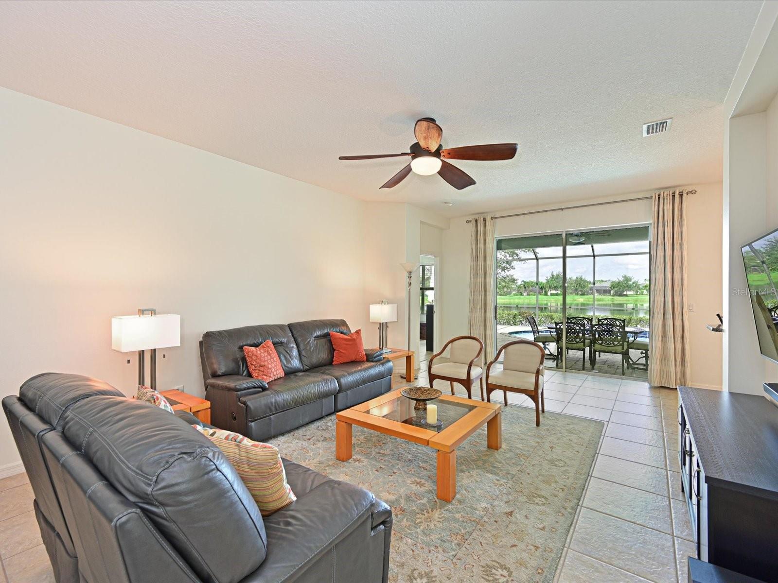 Image 8 of 51 For 11907 Forest Park Circle