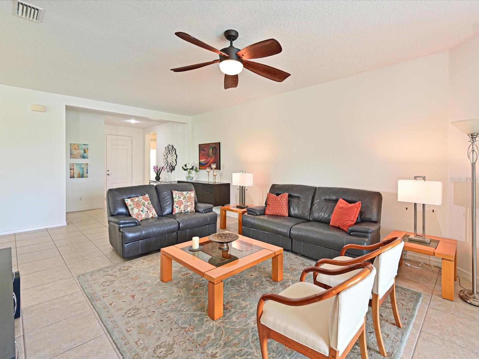 Image 9 of 51 For 11907 Forest Park Circle