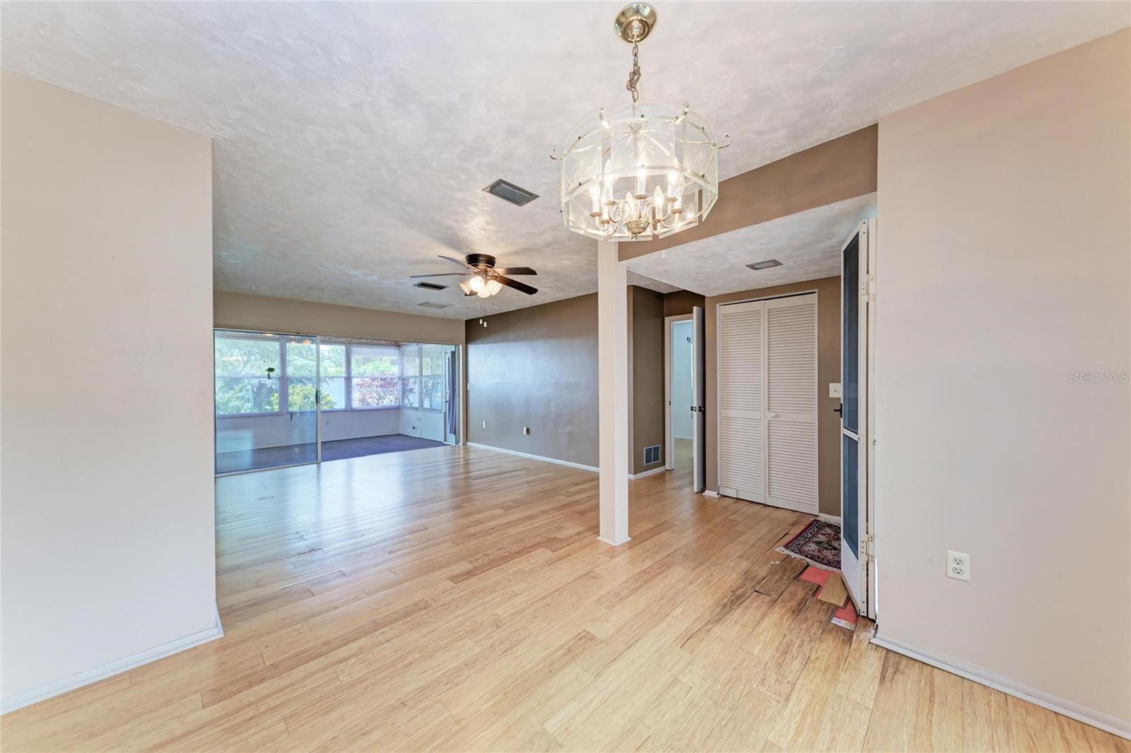 Image 14 of 34 For 7407 14th Avenue W