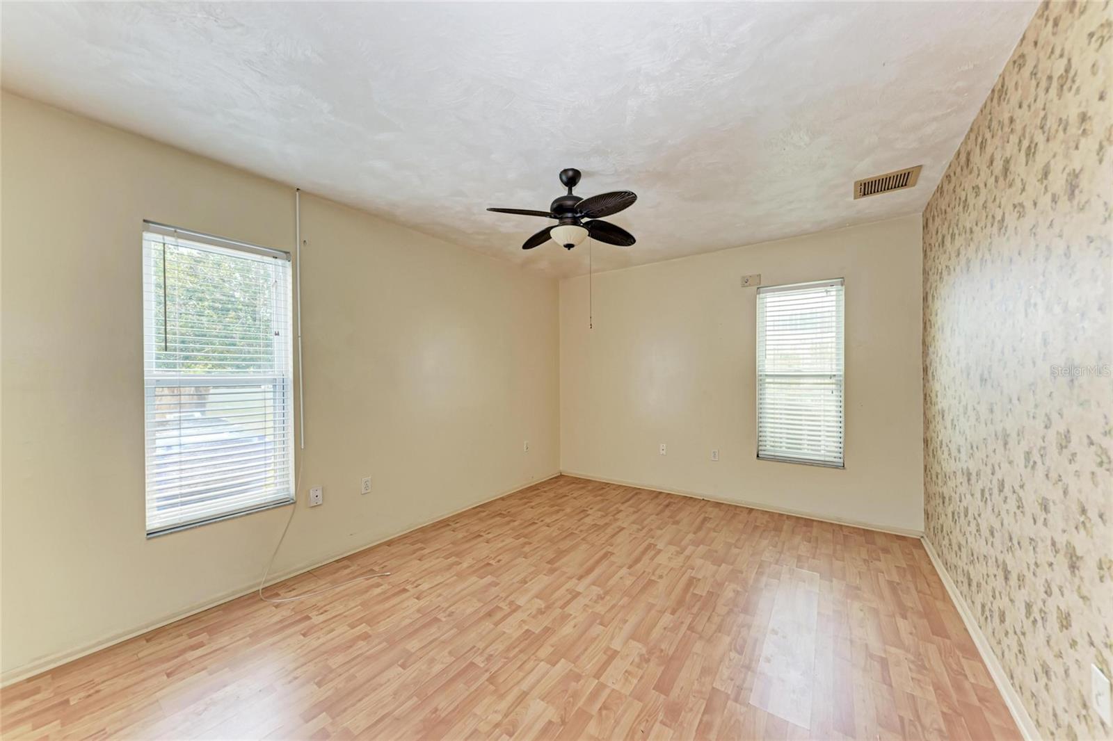 Image 18 of 34 For 7407 14th Avenue W