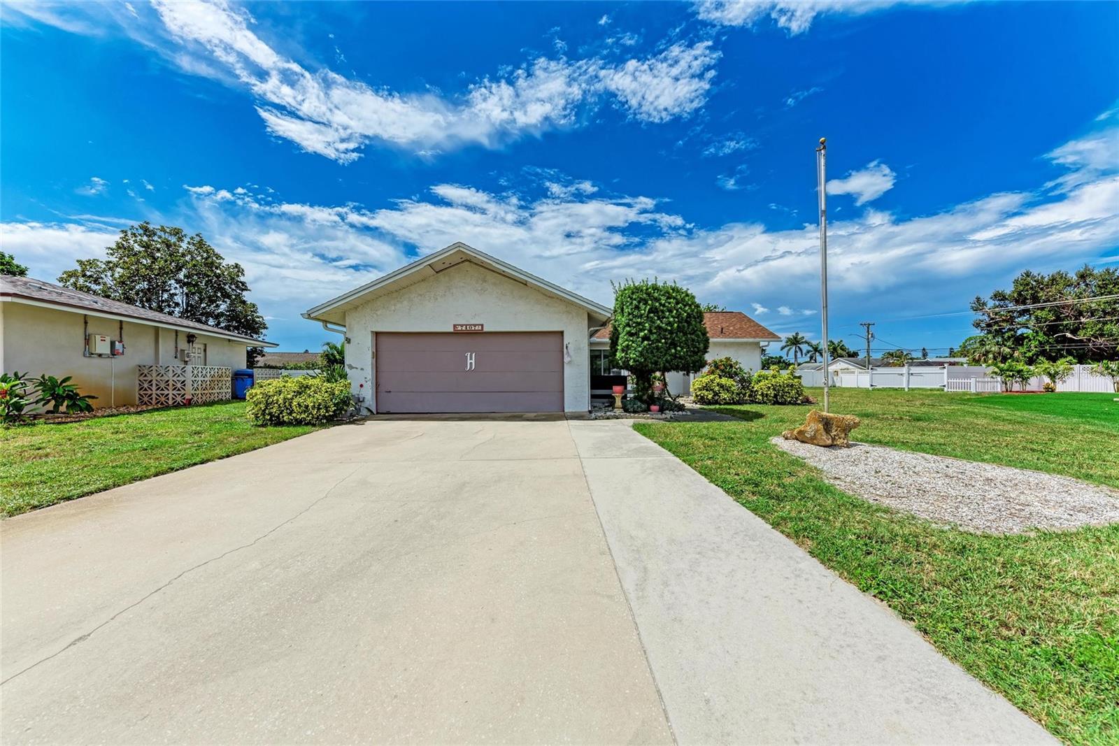 Image 2 of 34 For 7407 14th Avenue W