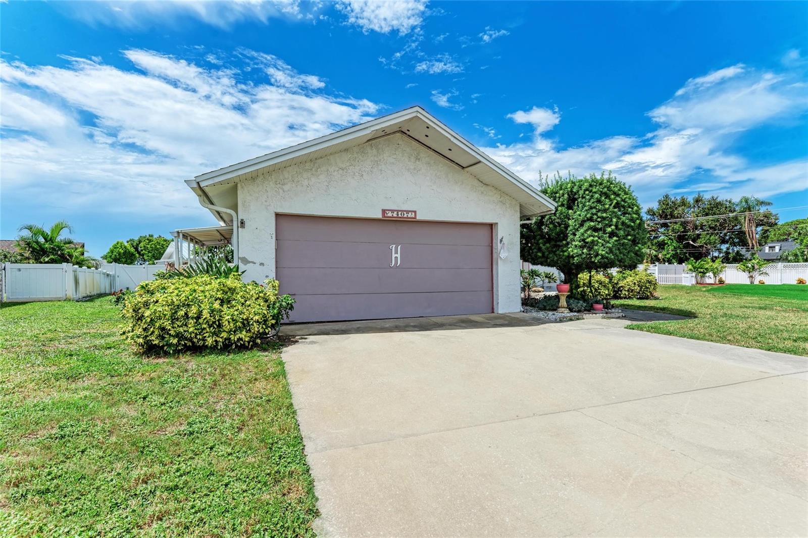 Image 4 of 34 For 7407 14th Avenue W