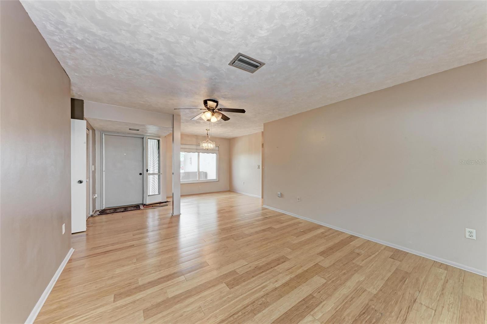 Image 5 of 34 For 7407 14th Avenue W